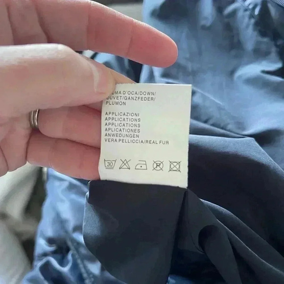 MaxMara weekend Navy Blue Goose Down puffer jacket size M removeable fur hood - Picture 7 of 7